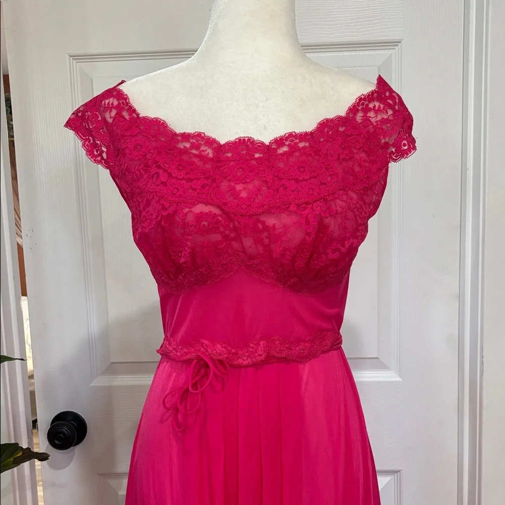Vintage Vanity Fair Pink Nylon Lace Slipdress - Picture 2 of 8